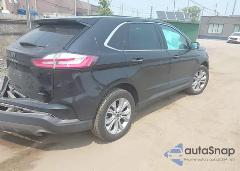 2024 Ford Edge Titanium z USA, uszkodzony, nr VIN 2FMPK4K9XRBB21167